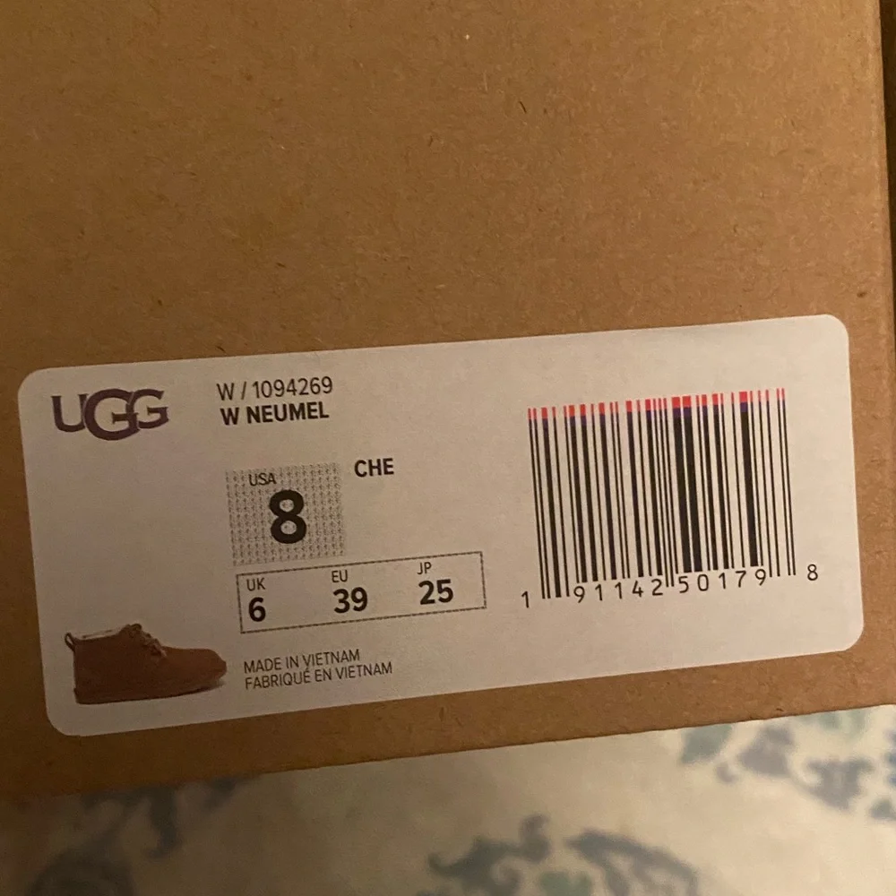 SOLD AUTHENTIC UGG NEUMEL SIZE 8 - Picture 5 of 5
